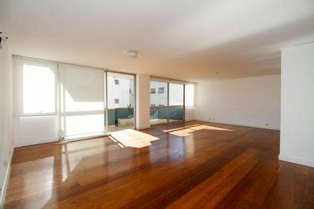 Apartamento à venda com 180m², 3 quartos e 2 vagas Apartamento à venda com 180m², 3 quartos e 2 vagasSala