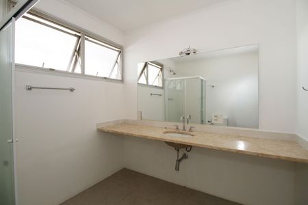 Apartamento à venda com 180m², 3 quartos e 2 vagas Apartamento à venda com 180m², 3 quartos e 2 vagasBanheiro Social