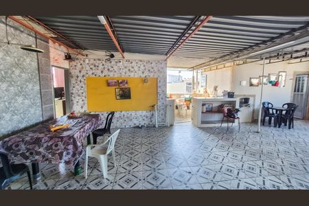 Casa à venda com 179m², 2 quartos e sem vaga Casa à venda com 179m², 2 quartos e sem vagaTerraço 2° andar