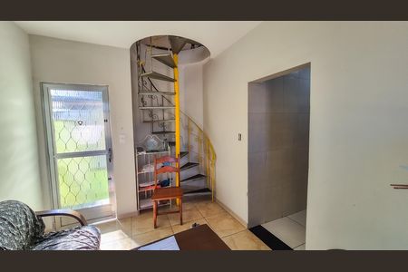 Casa à venda com 179m², 2 quartos e sem vaga Casa à venda com 179m², 2 quartos e sem vagaSala 1° andar