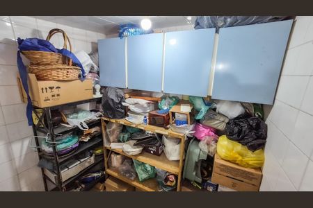 Casa à venda com 179m², 2 quartos e sem vaga Casa à venda com 179m², 2 quartos e sem vagaDispensa 2° andar