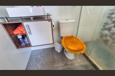 Casa à venda com 179m², 2 quartos e sem vaga Casa à venda com 179m², 2 quartos e sem vagaBanheiro - Quarto 2 - 2° andar