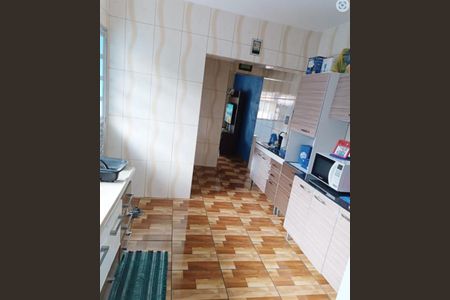 Foto 02 de casa à venda com 4 quartos, 184m² em Condomínio Maracanã, Santo André
