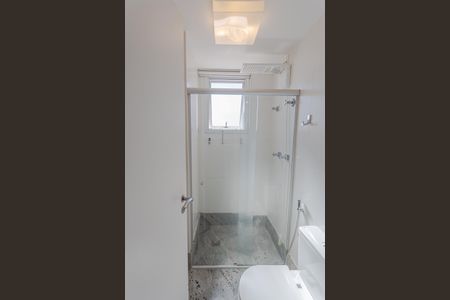 Apartamento à venda com 350m², 4 quartos e 6 vagasBanheiro da Semi-Suíte 1 e 2
