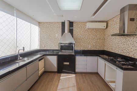 Apartamento à venda com 350m², 4 quartos e 6 vagasEspaço Gourmet na Cobertura