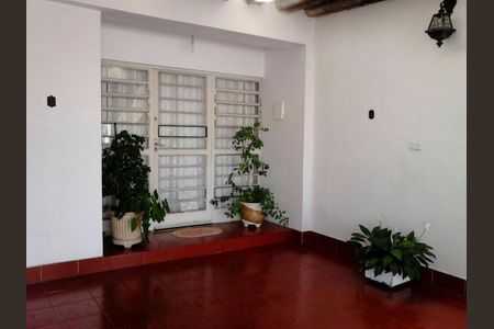 Casa à venda com 153m², 2 quartos e 3 vagas
