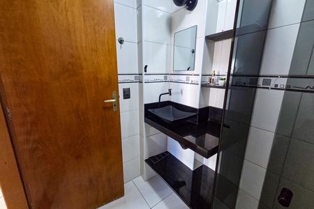 Banheiro de apartamento para alugar com 1 quarto, 49m² em Aviação, Praia Grande