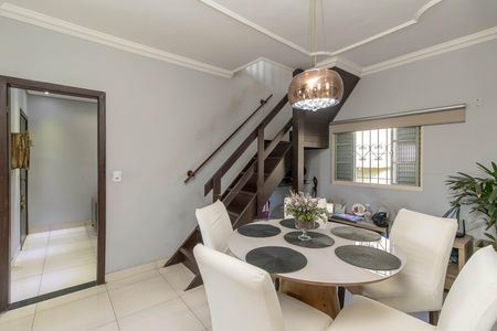 Sala de apartamento à venda com 4 quartos, 200m² em Heliópolis, Belo Horizonte