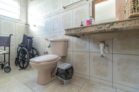 Banheiro Social 2 de apartamento à venda com 4 quartos, 200m² em Heliópolis, Belo Horizonte