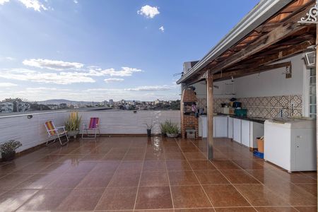 Cobertura de apartamento à venda com 4 quartos, 200m² em Heliópolis, Belo Horizonte