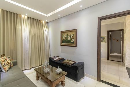 Apartamento à venda com 4 quartos, 200m² em Heliópolis, Belo Horizonte