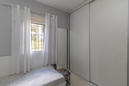 Quarto 2 de apartamento à venda com 4 quartos, 200m² em Heliópolis, Belo Horizonte