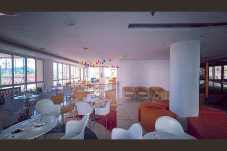 Apartamento para alugar com 65m², 2 quartos e 1 vaga Apartamento para alugar com 65m², 2 quartos e 1 vagaÁrea comum - Salão de festas