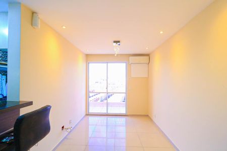 Apartamento para alugar com 65m², 2 quartos e 1 vaga Apartamento para alugar com 65m², 2 quartos e 1 vagaSala