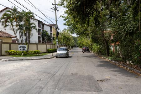 Vista da Rua de apartamento à venda com 2 quartos, 52m² em Campo Grande, Rio de Janeiro