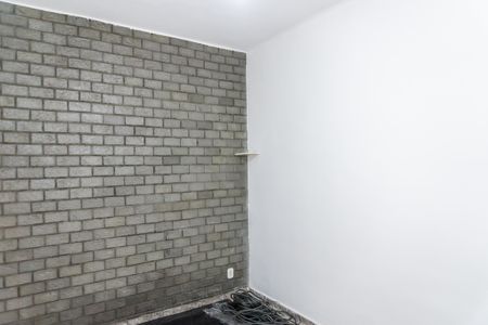 Sala de casa para alugar com 1 quarto, 70m² em Brás de Pina, Rio de Janeiro