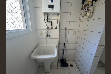 Área de Serviço de apartamento para alugar com 2 quartos, 57m² em Umuarama, Osasco