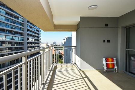 varanda sala de estar de apartamento à venda com 2 quartos, 78m² em Pinheiros, São Paulo