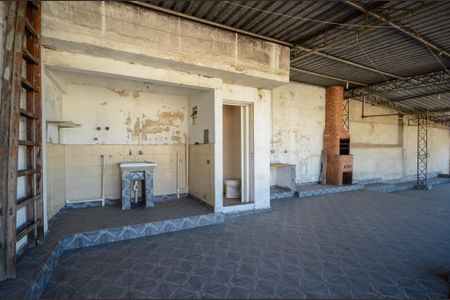 Casa à venda com 287m², 5 quartos e 2 vagas Casa à venda com 287m², 5 quartos e 2 vagasÁrea de serviço