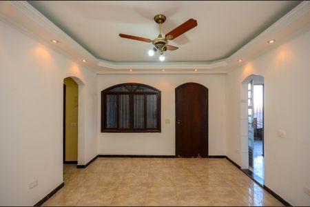 Casa à venda com 287m², 5 quartos e 2 vagas Casa à venda com 287m², 5 quartos e 2 vagasSala - Casa 3