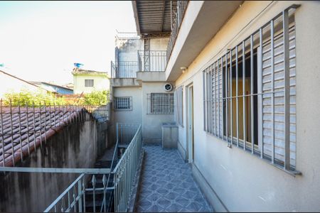 Casa à venda com 287m², 5 quartos e 2 vagas Casa à venda com 287m², 5 quartos e 2 vagasCorredor Externo