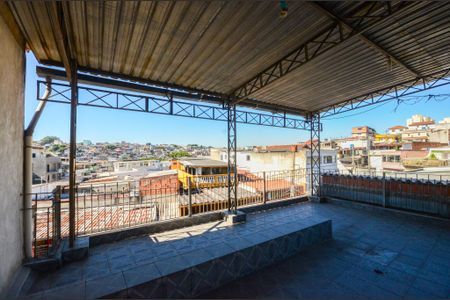 Casa à venda com 287m², 5 quartos e 2 vagas Casa à venda com 287m², 5 quartos e 2 vagasTerraço