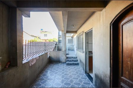 Casa à venda com 287m², 5 quartos e 2 vagas Casa à venda com 287m², 5 quartos e 2 vagasCorredor Externo