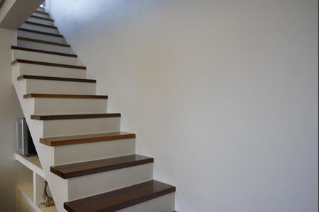 Apartamento à venda com 168m², 3 quartos e 2 vagas Apartamento à venda com 168m², 3 quartos e 2 vagasEscada para cobertura