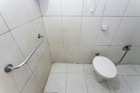 Casa de condomínio para alugar com 80m², 2 quartos e 1 vaga Casa de condomínio para alugar com 80m², 2 quartos e 1 vagaBanheiro