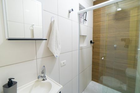 Banheiro de kitnet/studio para alugar com 1 quarto, 35m² em Jardim Jabaquara, São Paulo
