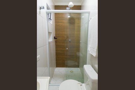 Banheiro de kitnet/studio para alugar com 1 quarto, 35m² em Jardim Jabaquara, São Paulo