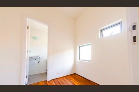 Apartamento para alugar com 156m², 4 quartos e 3 vagas Apartamento para alugar com 156m², 4 quartos e 3 vagasCozinha e Área de Serviço