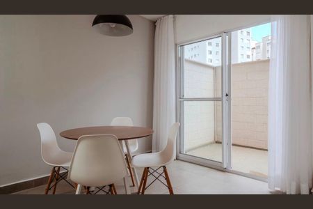 Apartamento para alugar com 75m², 2 quartos e sem vagaSala