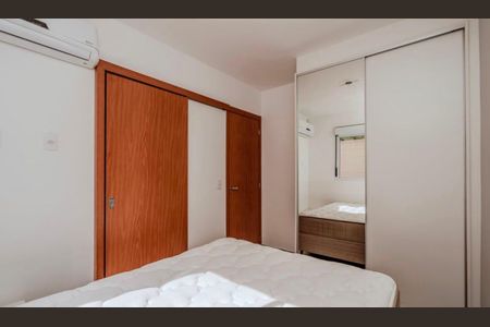 Quarto de apartamento para alugar com 2 quartos, 77m² em Buritis, Belo Horizonte
