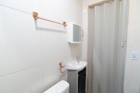 Banheiro de kitnet/studio para alugar com 1 quarto, 35m² em Jardim Jabaquara, São Paulo