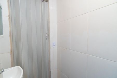 Banheiro de kitnet/studio para alugar com 1 quarto, 35m² em Jardim Jabaquara, São Paulo