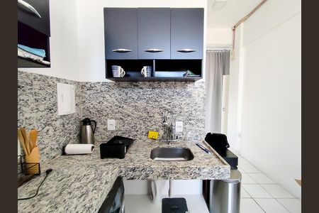 Cozinha de kitnet/studio à venda com 1 quarto, 30m² em Lourdes, Belo Horizonte