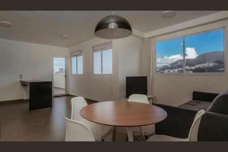 Apartamento para alugar com 95m², 2 quartos e sem vaga Apartamento para alugar com 95m², 2 quartos e sem vagaSala