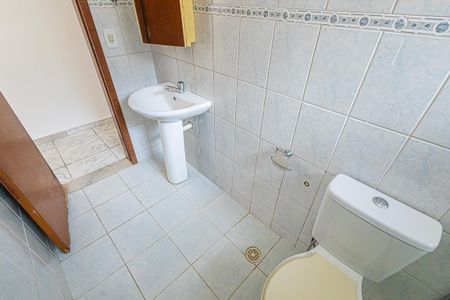 Casa de condomínio para alugar com 60m², 3 quartos e 1 vaga Casa de condomínio para alugar com 60m², 3 quartos e 1 vagaBanheiro