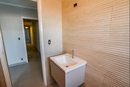 Casa para alugar com 150m², 3 quartos e 2 vagas Casa para alugar com 150m², 3 quartos e 2 vagasBanheiro da Suíte