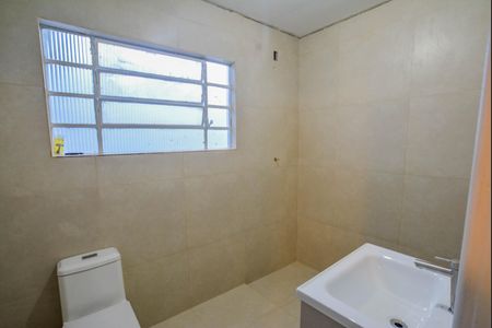 Casa para alugar com 150m², 3 quartos e 2 vagas Casa para alugar com 150m², 3 quartos e 2 vagasBanheiro Corredor