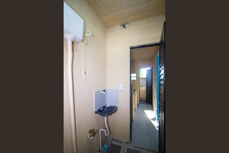 Banheiro de apartamento para alugar com 1 quarto, 32m² em Vista Alegre, São Gonçalo