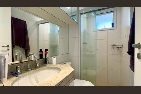 Apartamento à venda com 65m², 2 quartos e 1 vaga Apartamento à venda com 65m², 2 quartos e 1 vagaBanheiro da Suíte