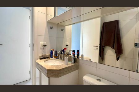 Apartamento à venda com 65m², 2 quartos e 1 vaga Apartamento à venda com 65m², 2 quartos e 1 vagaBanheiro da Suíte