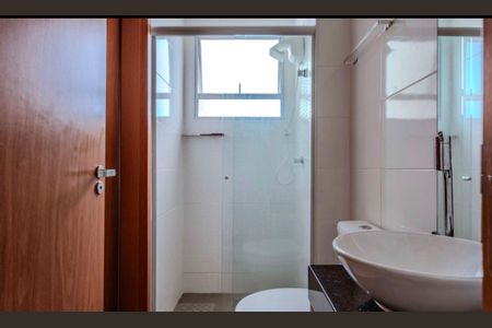 Banheiro de apartamento para alugar com 2 quartos, 95m² em Buritis, Belo Horizonte