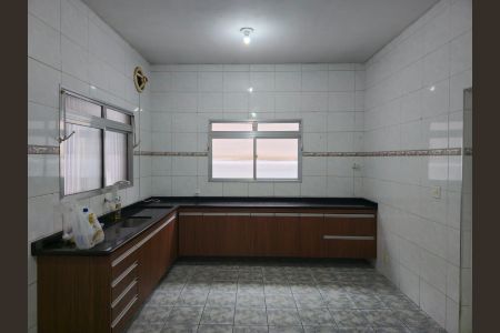 Casa para alugar com 245m², 4 quartos e 1 vaga Casa para alugar com 245m², 4 quartos e 1 vagaCozinha