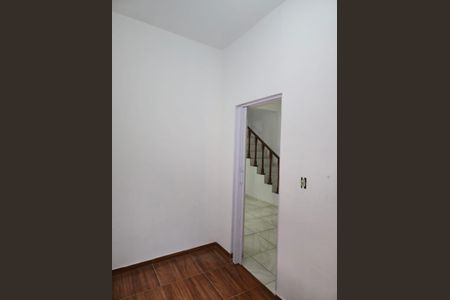 Casa para alugar com 245m², 4 quartos e 1 vaga Casa para alugar com 245m², 4 quartos e 1 vagaQuarto 04 / Escritorio