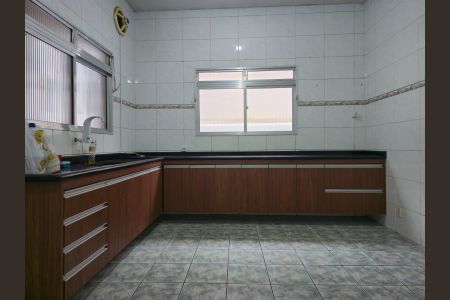 Casa para alugar com 245m², 4 quartos e 1 vaga Casa para alugar com 245m², 4 quartos e 1 vagaCozinha