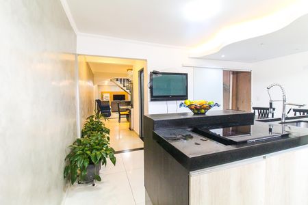 Casa à venda com 250m², 4 quartos e 2 vagas Casa à venda com 250m², 4 quartos e 2 vagasCozinha