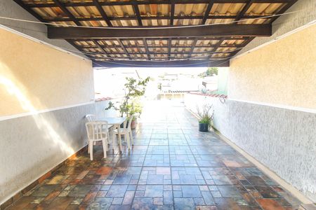 Casa à venda com 250m², 4 quartos e 2 vagas Casa à venda com 250m², 4 quartos e 2 vagasÁrea Gourmet